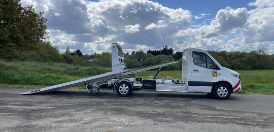 PLAT’TRANS PF20 sur Mercedes eSprinter : la dépanneuse VL 100% électrique