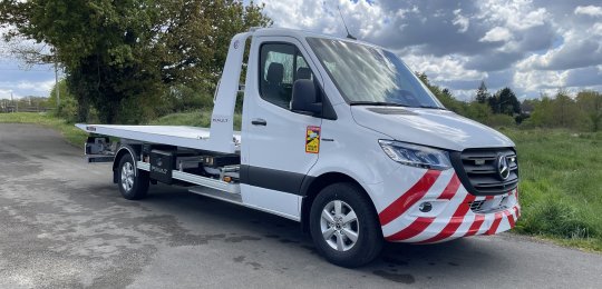 PLAT’TRANS PF20 sur Mercedes eSprinter : la dépanneuse VL 100% électrique