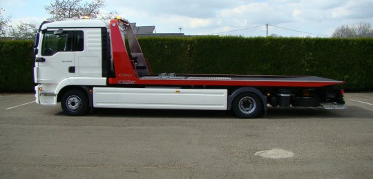 Stylized polyester body in the wheelbase (for chassis cab from 10T to 19T)