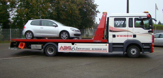 Stylized polyester body in the wheelbase (for chassis cab from 10T to 19T)