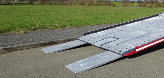 Two hydraulic rear ramps in galvanized steel without holes