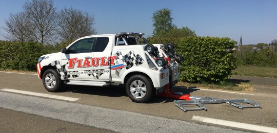 MAXILIFT PF3000 4x4 ON TOYOTA HILUX SPACE CAB