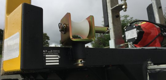 Winching on the Second Car Carrier (SCC) using the deck winch