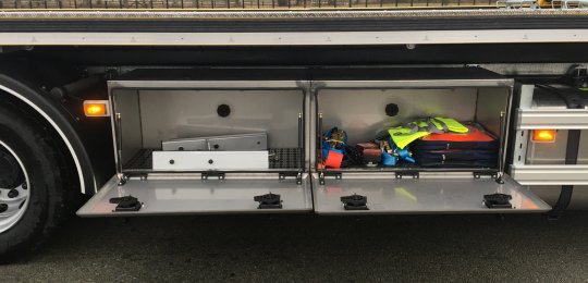 An inox toolbox 1000mm