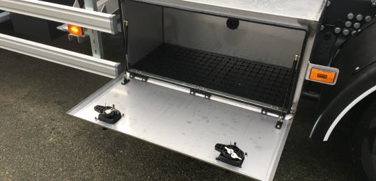 An inox toolbox 1000mm