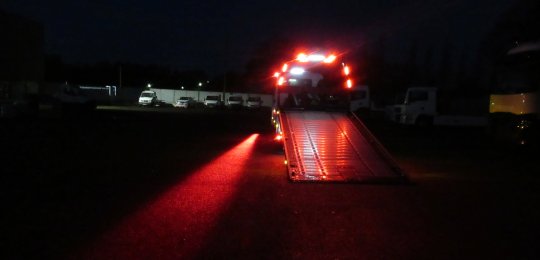 Un projecteur à led rouge pour délimiter un corridor de sécurité côté conducteur