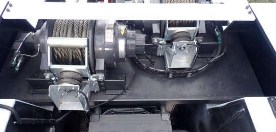 10 tonne hydraulic winch installed on the arm with control by control panel or radio control