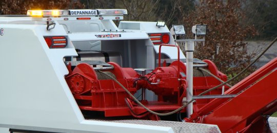 25 tonne hydraulic winch installed on the arm with control by control panel or radio control