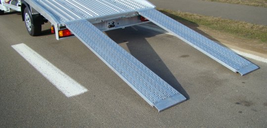 Une 3ème rampe de chargement centrale en aluminium (pour PF18)